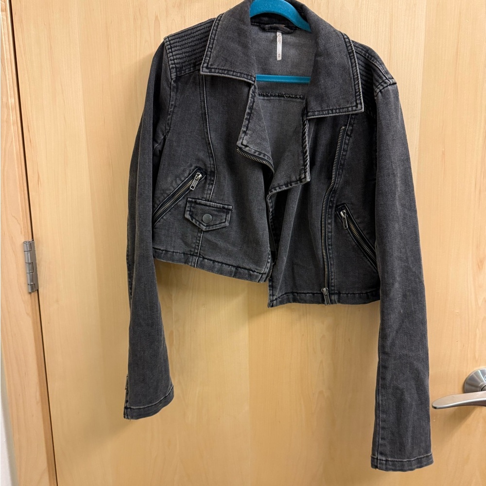 Women's Washed Black Cropped Denim Moto Jacket